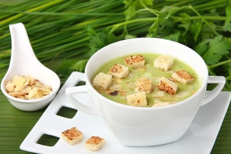 Jak zrobić zupę krem z brokułów – prosty przepis na pyszne danie
