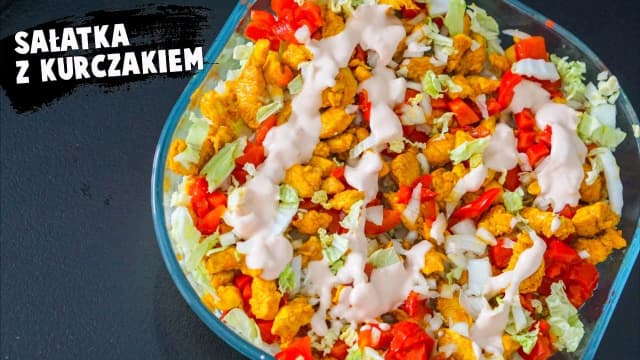 Jak zrobić sałatkę z kurczakiem – proste przepisy na smaczną kolację