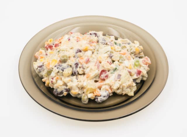 Co do sałatki warzywnej? Odkryj składniki i sekrety smaku